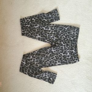 Leopard print leggings